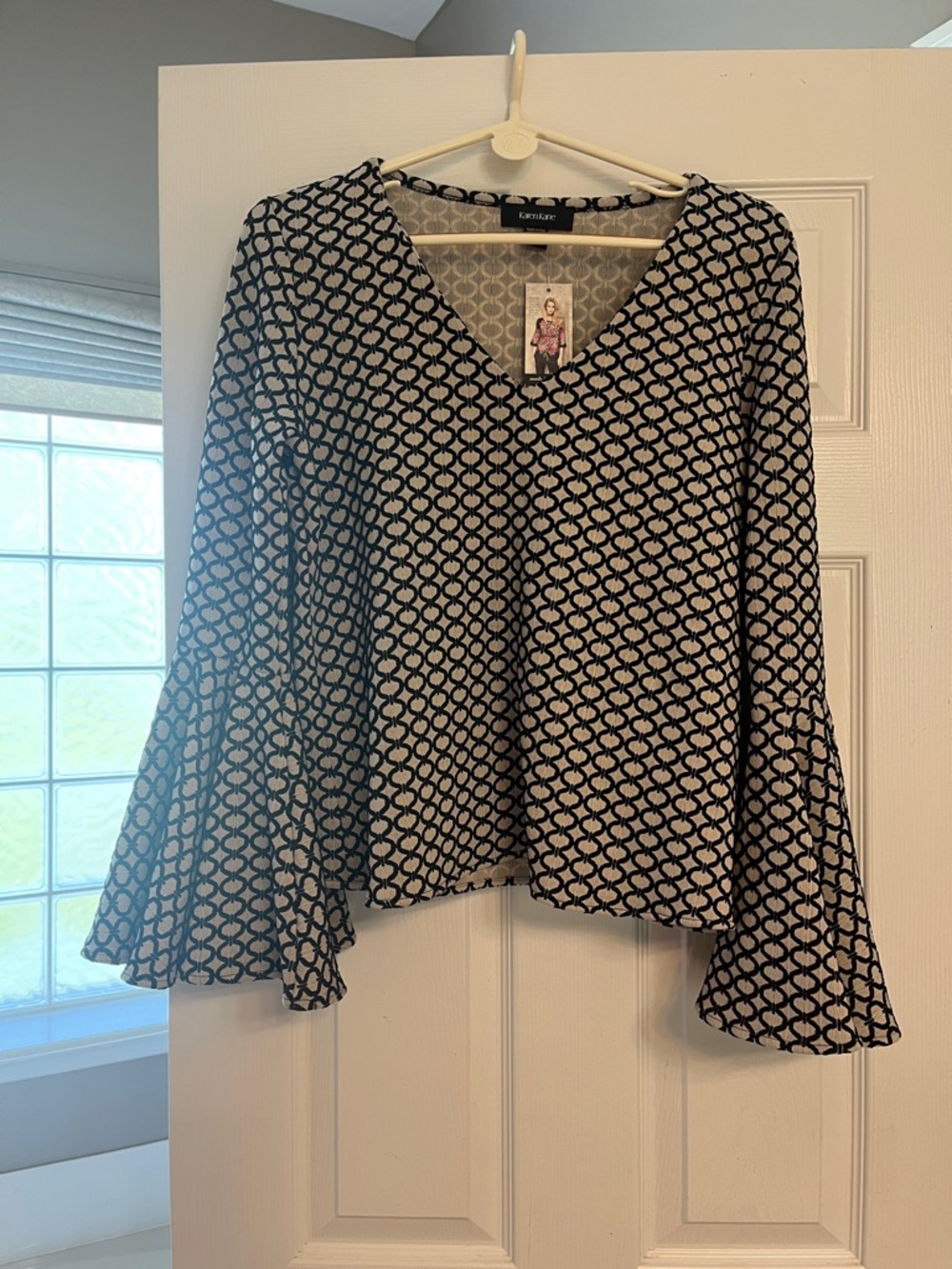 Karen Kane Black and White Geometric Bell-Sleeve V-Neck Top